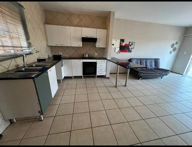 2 BEDROOM PROPERTY TO RENT IN WELTEVREDEN PARK